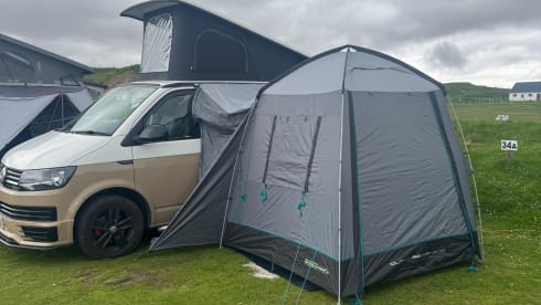 🤎 NOVA 🤎 – 4 berth Volkswagen campervan from 2019