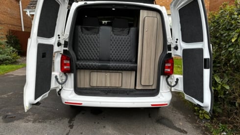 The Welsh Wanderer – 4 berth Volkswagen campervan from 2019