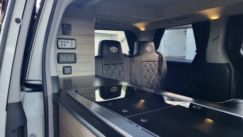 Toyota Alphard Automatic Bi-Fuel (Petrol / LPG)  