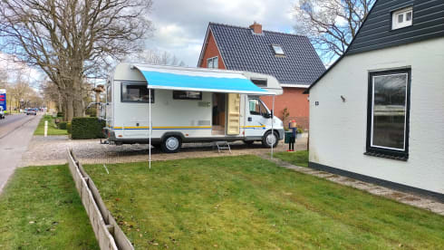 209 Eura Mobiel Ureterp – 6p Eura Mobil alcove from 2000