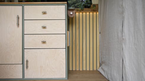 La Via – Camperbus Nissan NV400 L2H2 2personen gerenoveerd in 2023