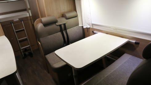 Carado 464 – Rent mobile home Carado 464 with 6 sleeping places