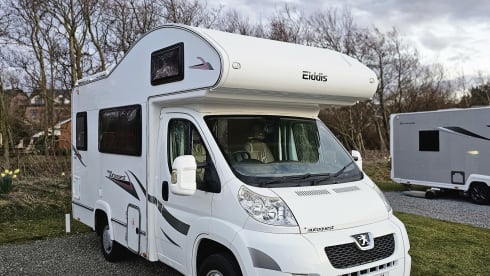 ELMA – 4 berth Motorhome close to Manchester Airport 