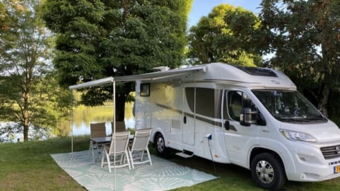 4P Luxury Carado Camper fully equipped