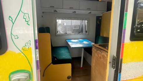 Your heart is the Light of this World – 4p Renault bus uit 2000