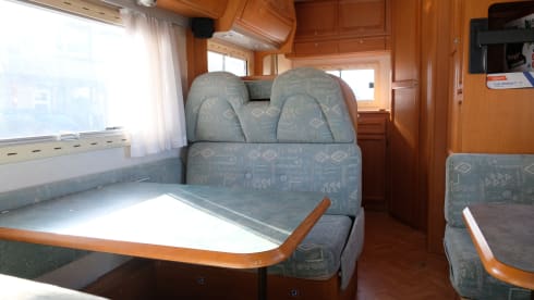 Adria Mobil alcove with 6 belts