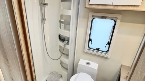 Giotti – Beautiful motorhome with alcove