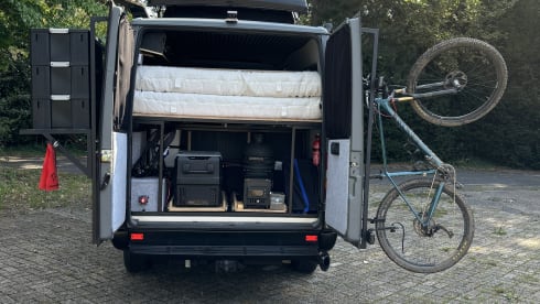 4p Mercedes-Benz campervan uit 2002
