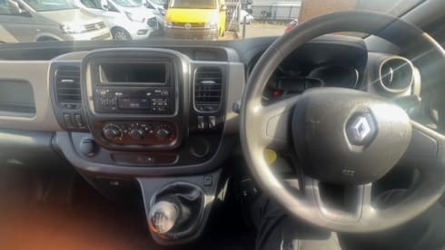 4 berth Renault Trafic campervan from 2015