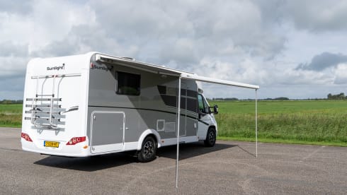 half integraal camper – 4p Sunlight semi-integrated from 2018