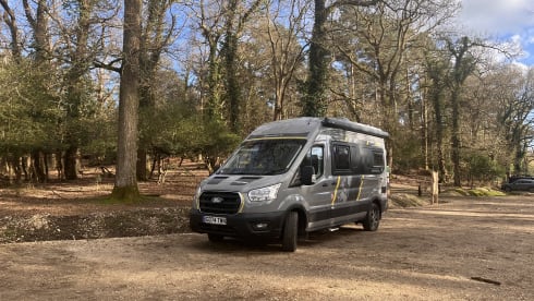 Theodore  – Autobus Swift à 2 couchettes à partir de 2025