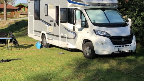 Spacious, well-equipped Chausson Titanium 728 EB motorhome for rent