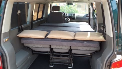 Caravelle – Volkswagen Van Sharing T5 Caravelle - 9 travel seats / 4 berths