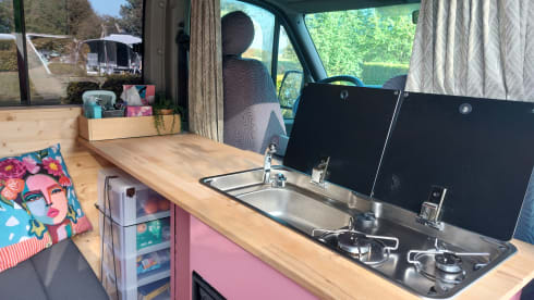 Fine self-build Opel Movano bus