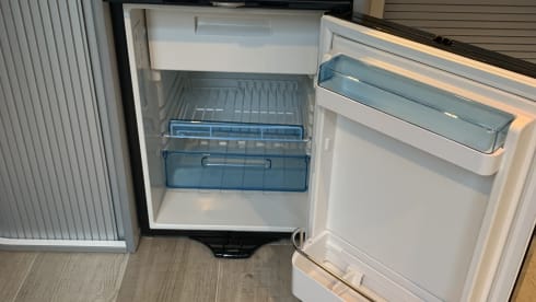 Tracey – Big VW Transporter - sleeps 4 + a child