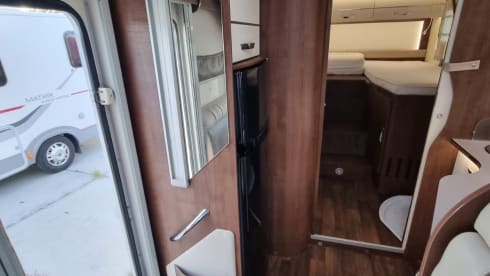 FORSTER 738 EB, 4 persons, garage and scooter included