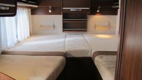 Narrow Hymer, practical and very complete