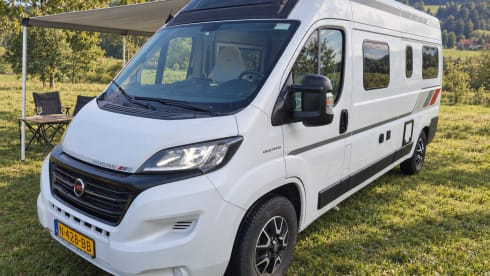 Luxury LMC campervan for two with automatic transmission, e-bikes, and off-grid freedom