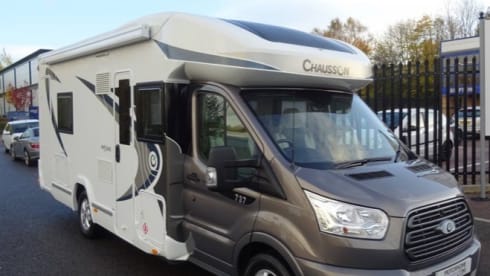 CHAUSSON 737 LUXUS-WOHNMOBIL MIT 5 PLÄTZEN