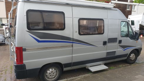 Completely self-sufficient camper van