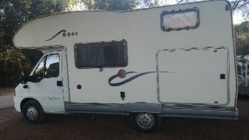 ERCOLITO  – Compact coachbuilt motorhome