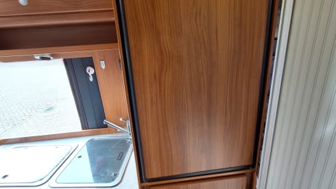 Compact and cozy 2-person Citroën Jumper Globecar bus from 2015