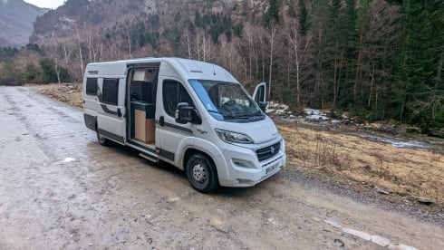 Bob – MAXIVAN KNAUS BOXLIFE 4 Real beds / 2 interior bedrooms