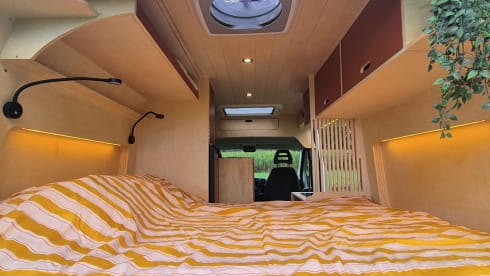 DORIK – Moderne Offgrid Camperbus | Peugot Boxer L2H2 2019 | 2P en 1 kind