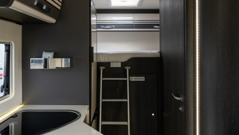 UYE – Automatic 4 Berth Fixed Bed 2024 Motorhome