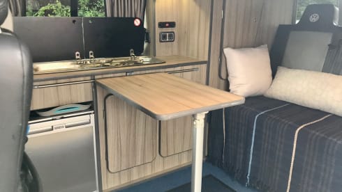Lady Luna – VW Campervan - 4 berth with awning.