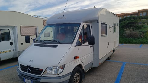 Camper semintegrale ARCA Mercedes