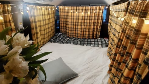 Bonnie – super cosy  - automatic campervan. price  includes insurance !