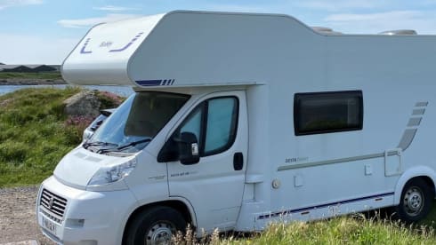 GLYNIS – HOBBY SIESTA DE LUXE A65GM 6 BERTH