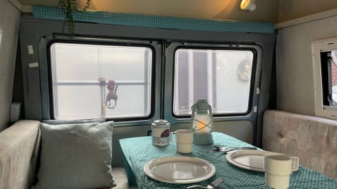 Blauwe Kiwi (VW LT28) – Rent a Volkswagen LT classic retro camper for unprecedented adventures!