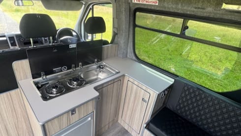 4 berth Mercedes-Benz bus campervan