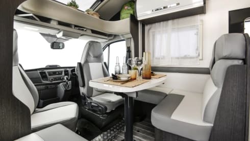 L2R – Adventure 2-4 berth, free WiFi & insurance 