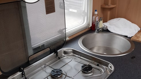 Nice handy camper for 5 to 6 people for rent