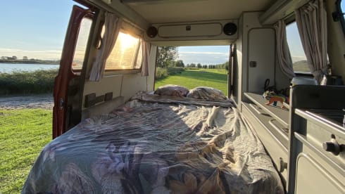 Club Joker – Retro Volkswagen T3 uit de 80's (4 slaapplaatsen)