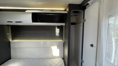 Hugo – Comodo e moderno camper Rollerteam - Assicurazione gratuita 