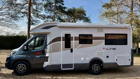 Tex – Brand New Luxury Rear Lounge Motorhome