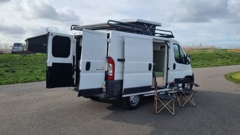 Lux – 2p Peugeot bus uit 2012