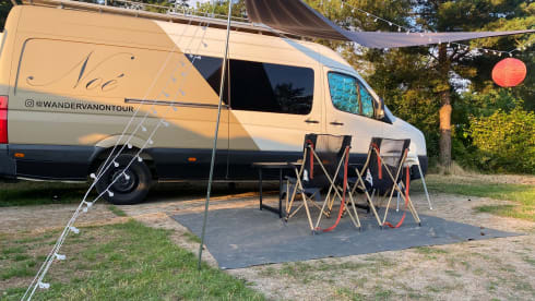 WanderVan Noé – Mooie zelfbouw camper voor 2P+kindje 