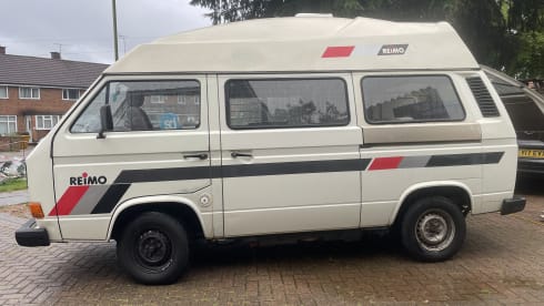 Sammy – VW Solar Hi-Top off grid Campervan 