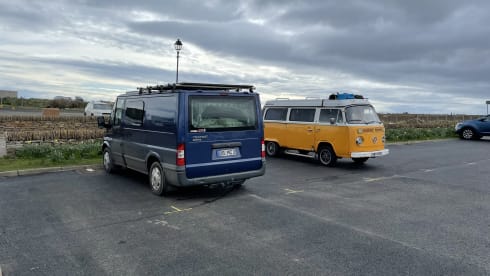 Knut – DIY Ford Transit (Knut) for 2 people