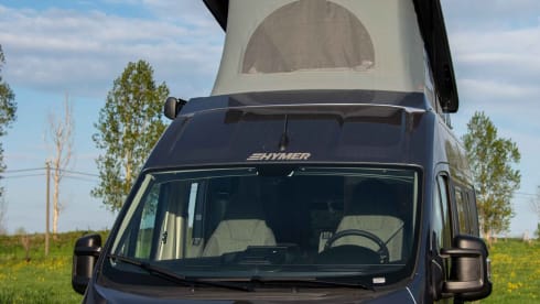 Hymer Ayers Rock 2022 with sleeping roof for 2 or 4 people