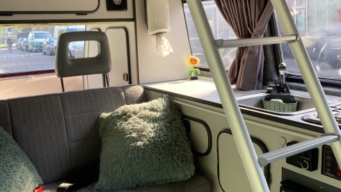 Jackie – 4p Volkswagen campervan from 1983