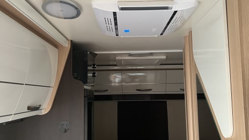 6p Eura Mobil alcove uit 2024
