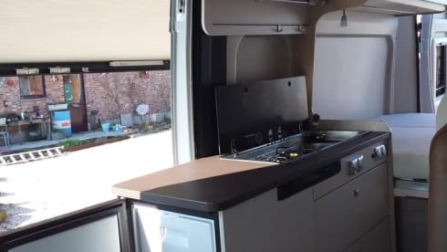 4p Bürstner bus (2023) with lifting roof