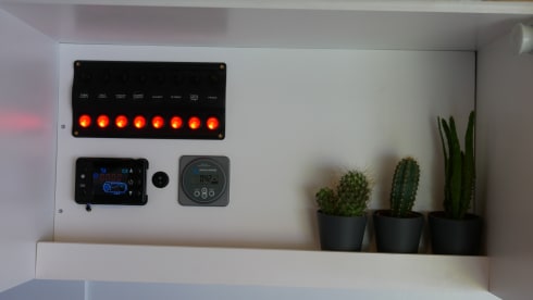 Peus – Off-grid camper with new interior 2023