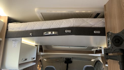 Wanderlust – Modern 6-Berth Motorhome with 5 Seatbelts - Your Adventure Awaits!